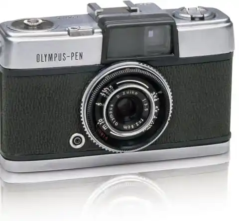 OLYMPUS PEN カメラ Olympus Pen designer bows out aged 76 | Amateur Photographer