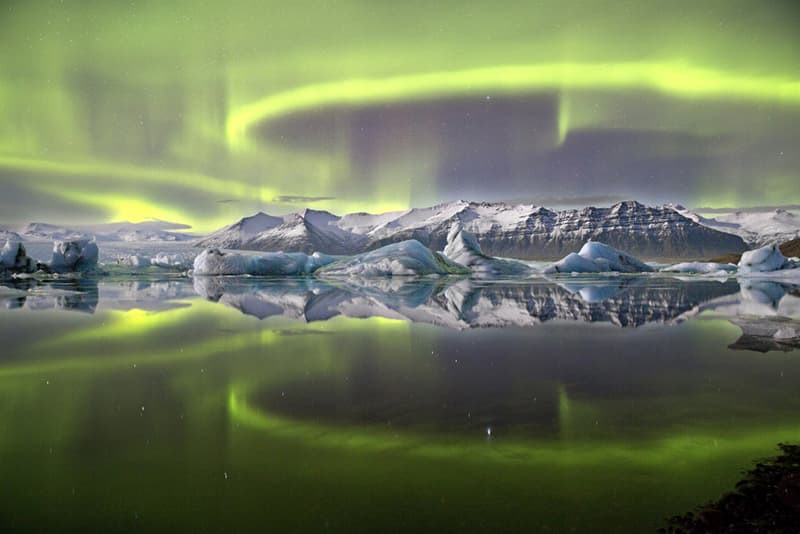 OVERALL WINNER AND EARTH AND SPACE WINNER: Aurora over a glacier lagoon