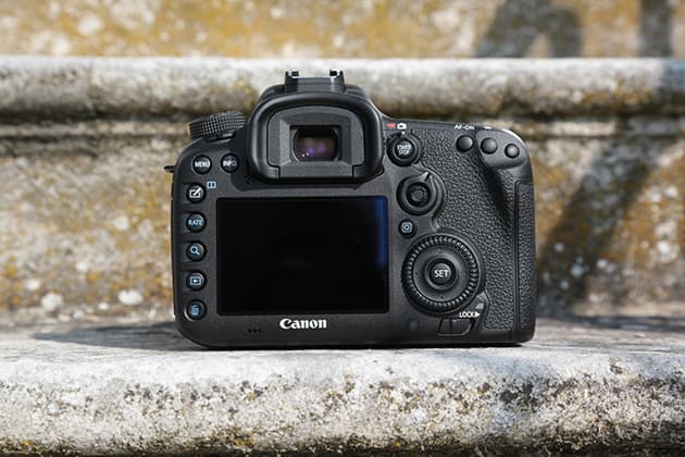 EOS 7D Mark II Information [CR2]