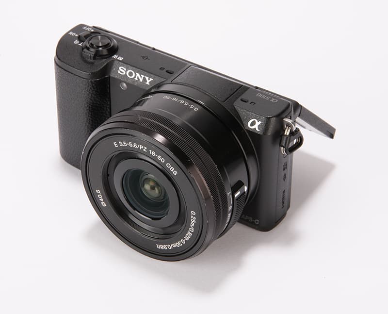 Sony présente son plus petit appareil photo hybride : l'Alpha 5100