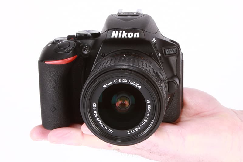 Nikon D5500 Review - hand comparison