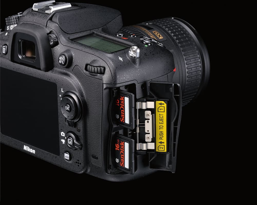 Nikon-D7100-dual-SD-cards