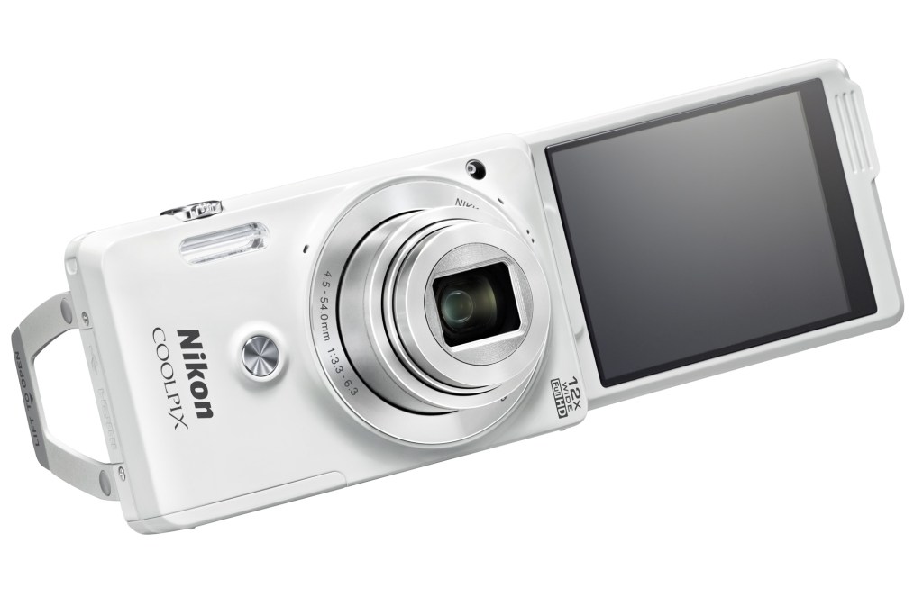 Nikon Coolpix S6900. Image: NikonPR