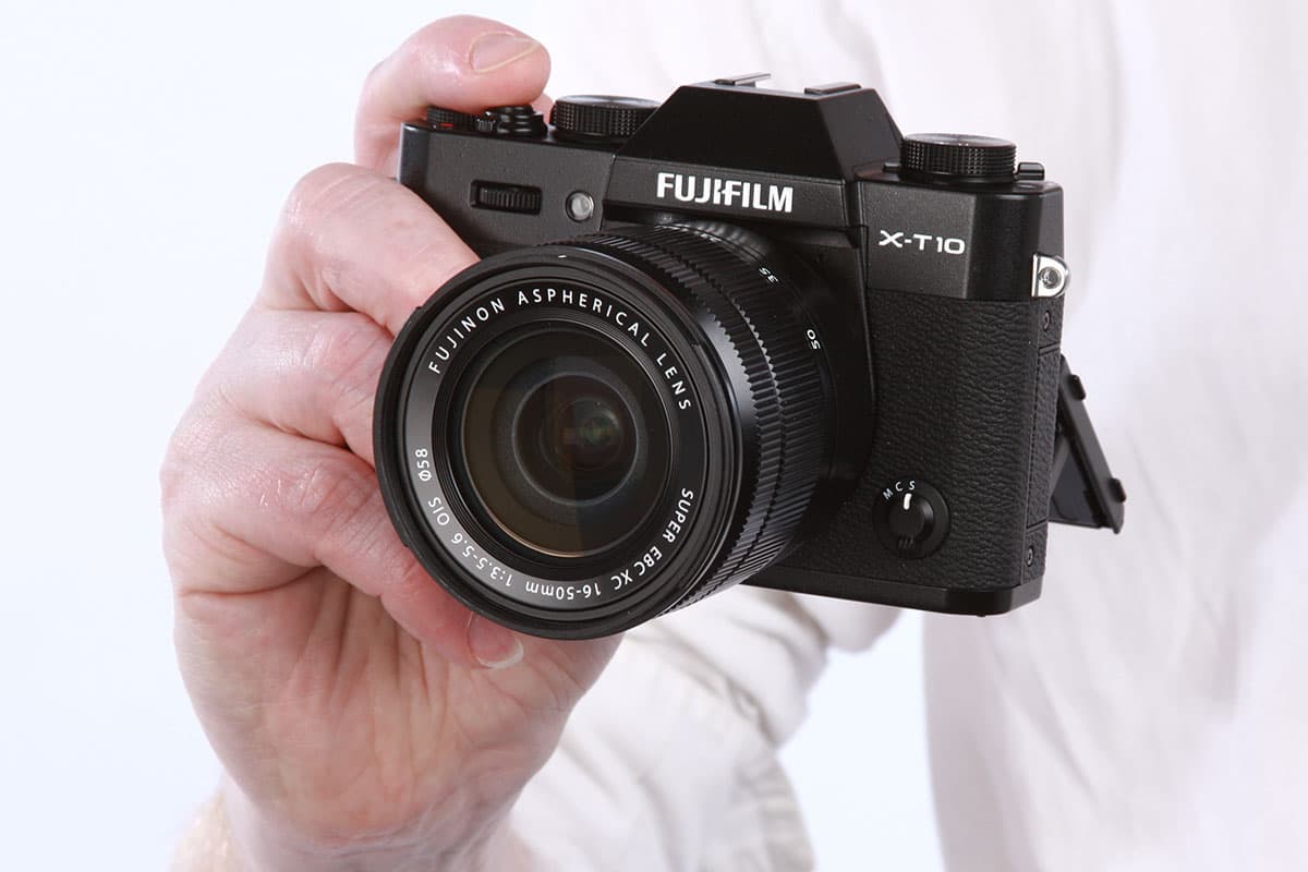 Fujifilm X-T10 in hand