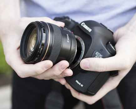 Canon EOS 5D Mark III step 1