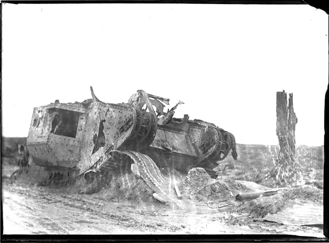 CR09568 (tank on Menin Road 1919).web