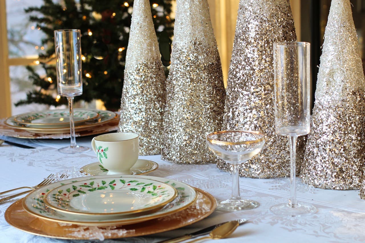 christmas dining set up