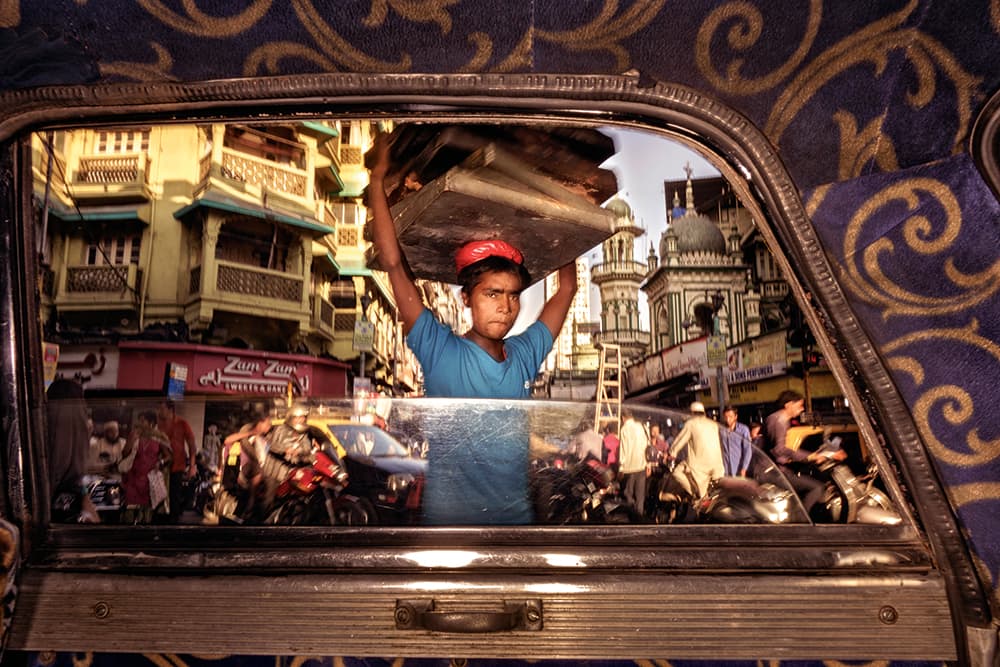 Dougie-Wallace-Mumbai-through-taxi-window