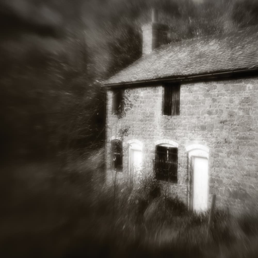 Steve-Gosling-LensBaby-Grandmas-Cottage