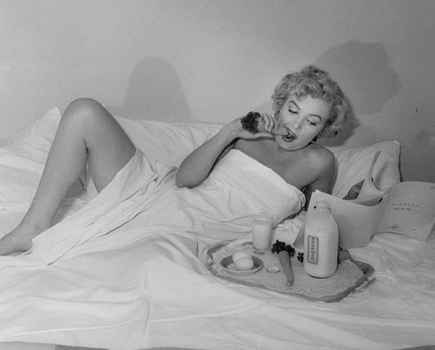 Marilyn in bed