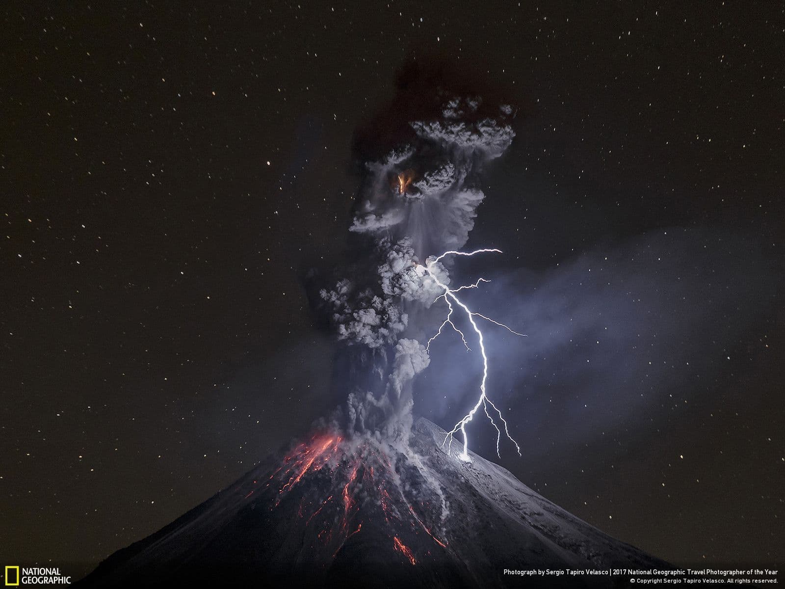 volcano eruption best travel photographs