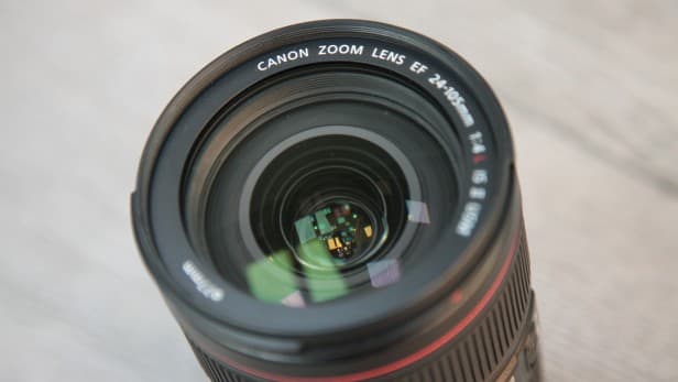 Canon EF 24-105mm f/4L IS II USM lens 