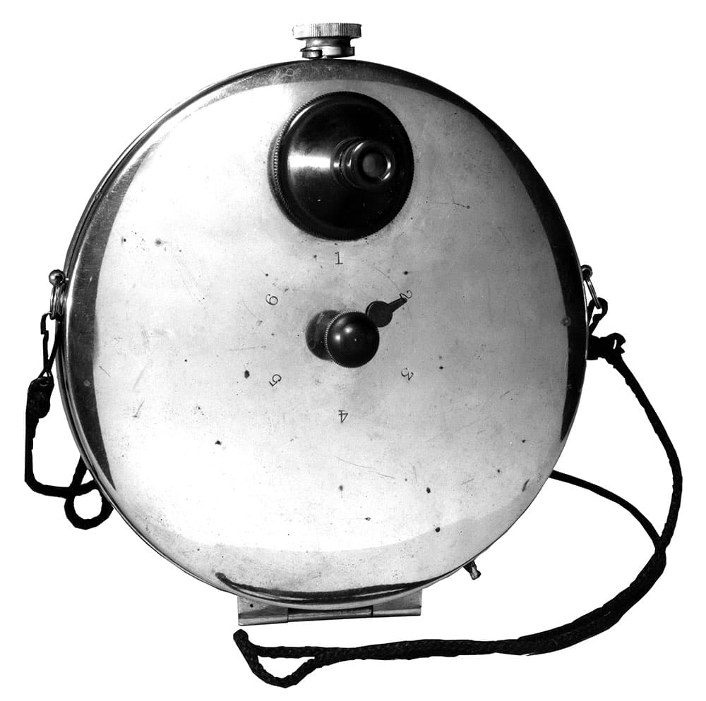 Curious cameras Stirn Patent Concealed vest camera