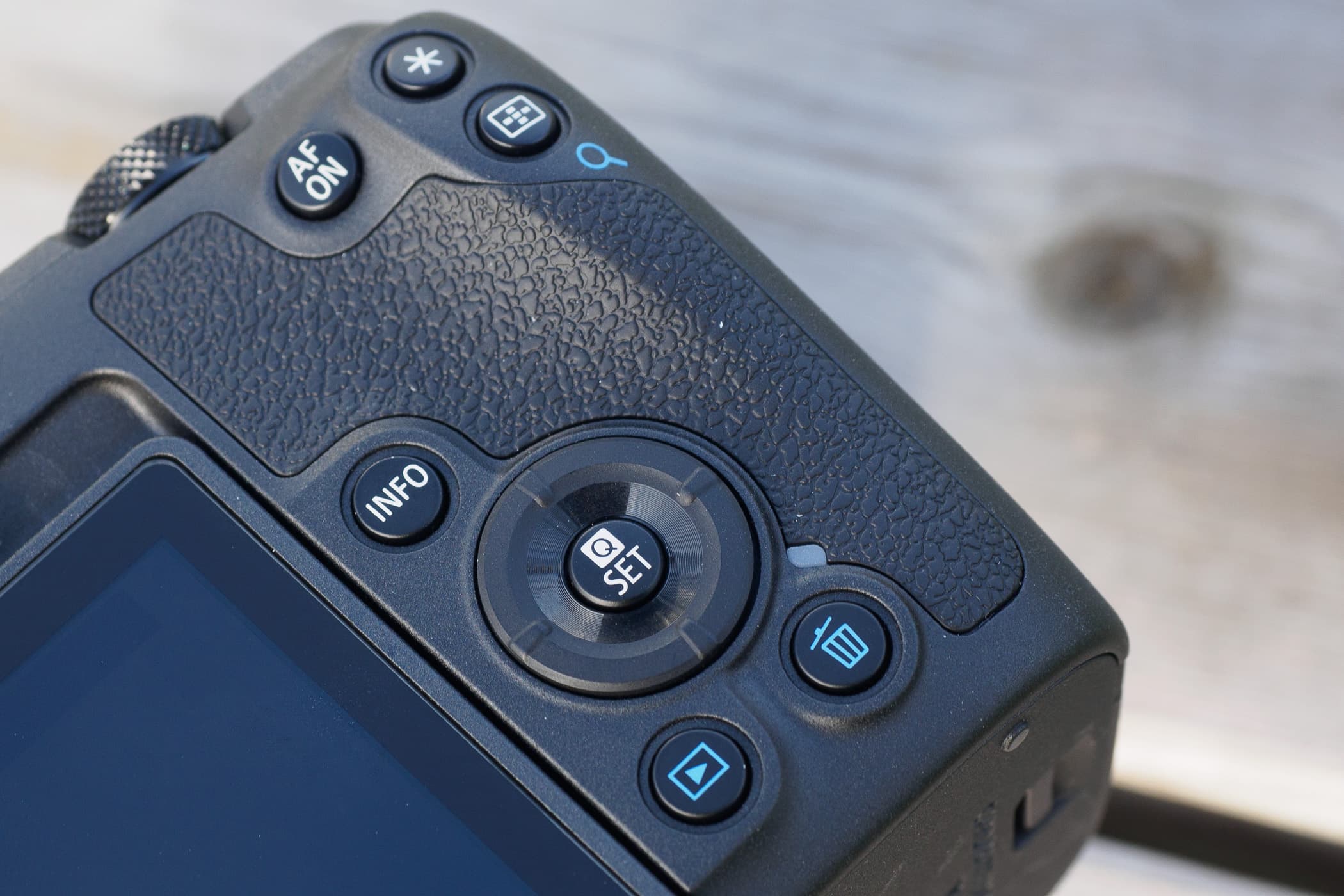 Canon EOS RP rear controls