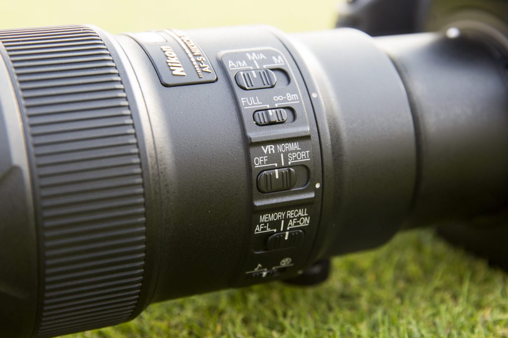 There are five switches in total on the barrel of the Nikon AF-S NIKKOR 500mm f/5.6E PF ED VR