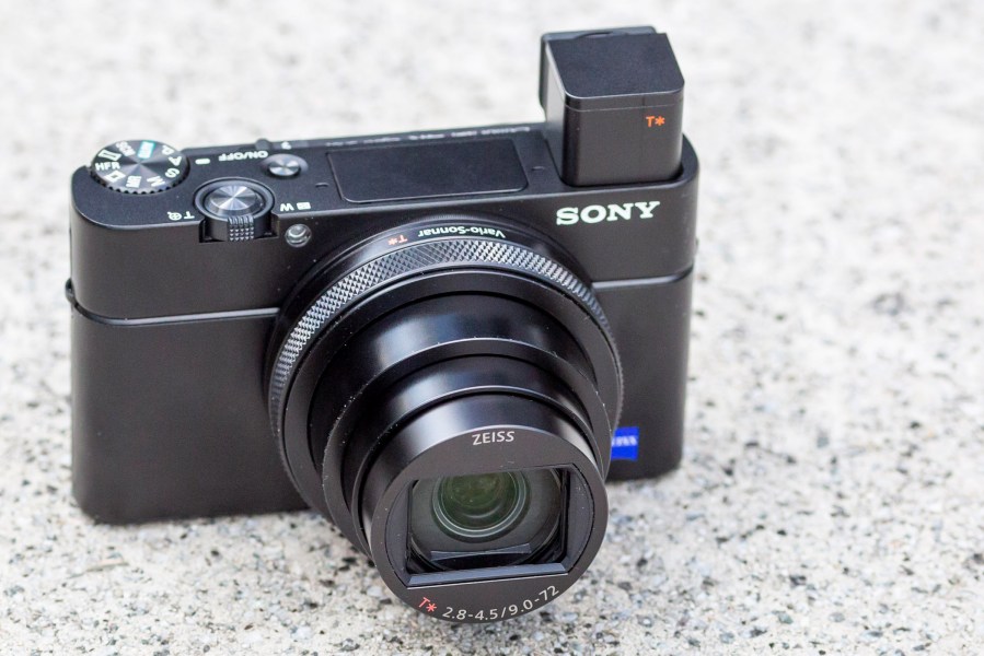 Sony Cyber-shot DSC-RX100 VII Digital Camera with Shooting Grip