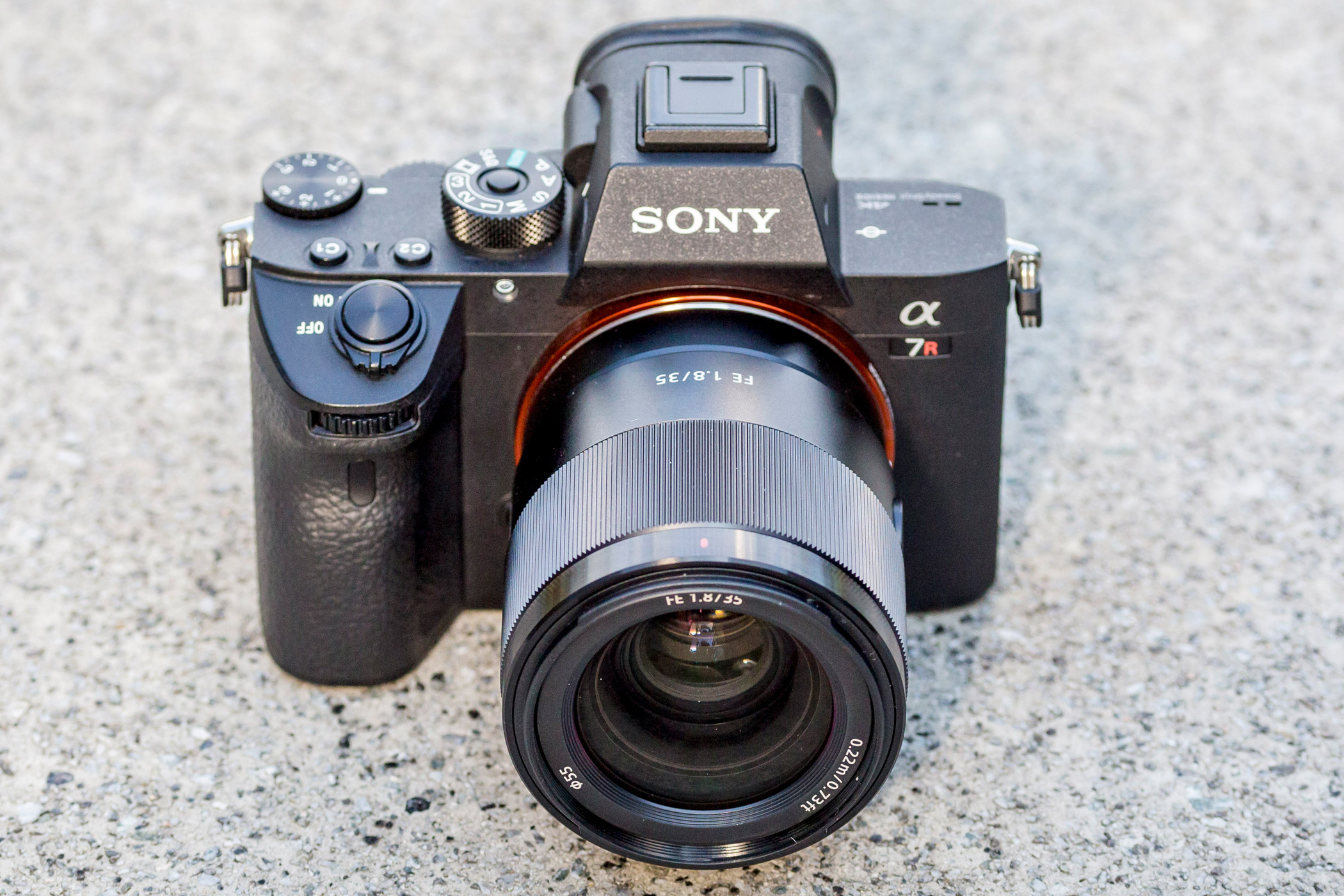 Sony FE 35mm f/1.8 Review