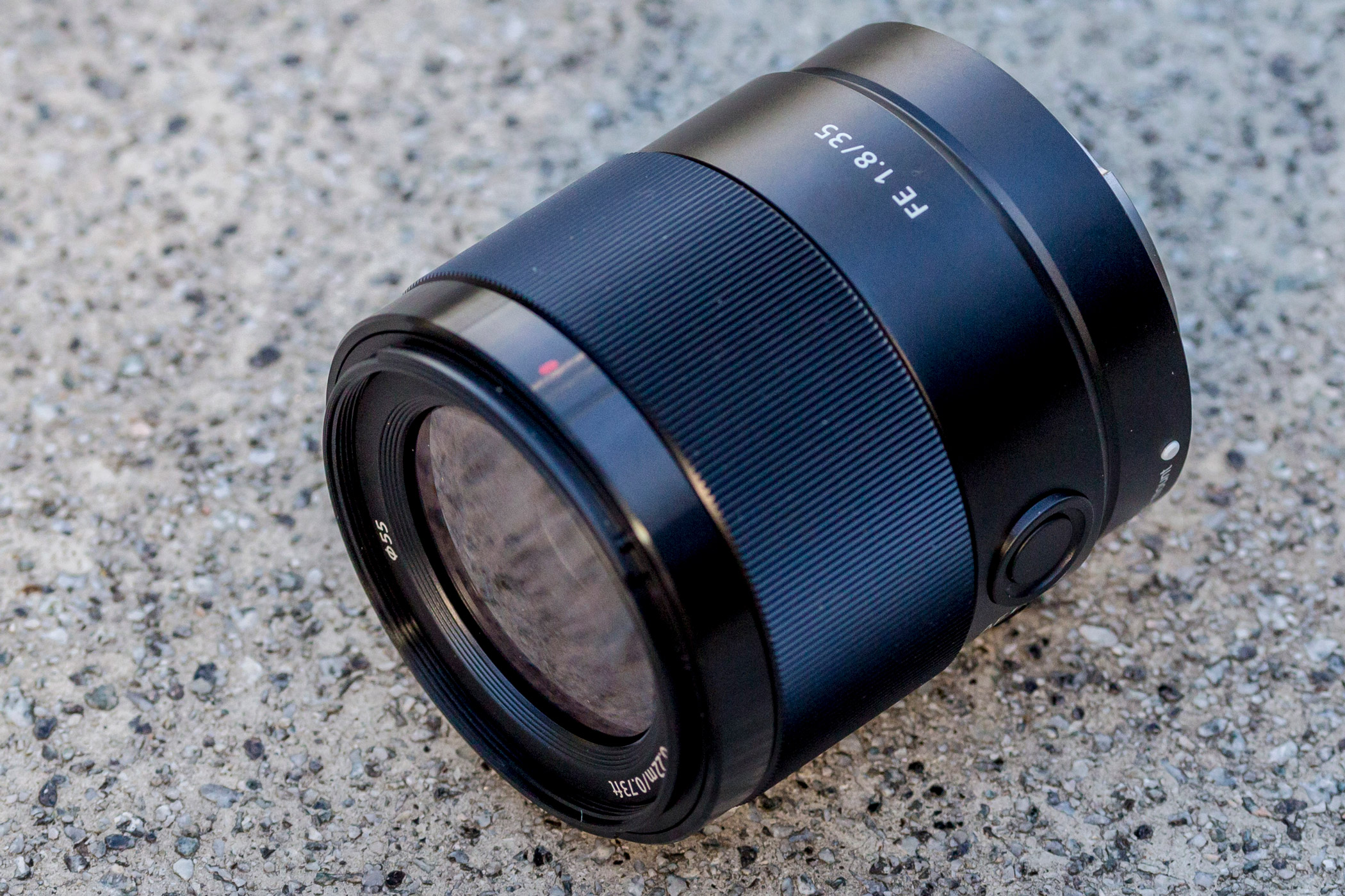 sony e 35mm f1 8 review