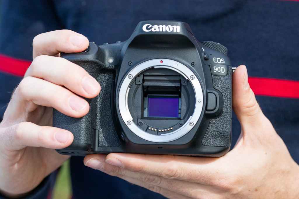 Canon EOS 90D without kens, sensor exposed