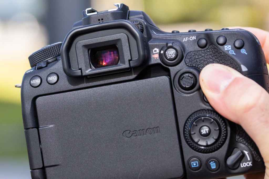 Canon EOS 90D Review 