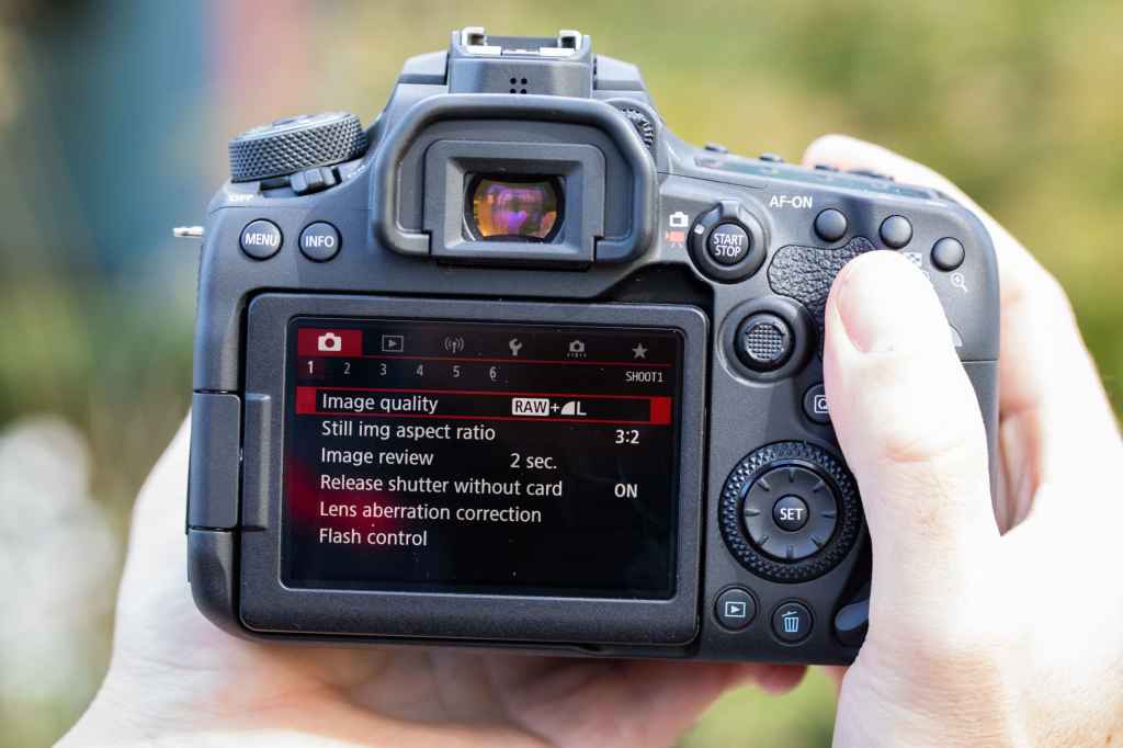 Canon EOS 90D LCD displaying camera menu 