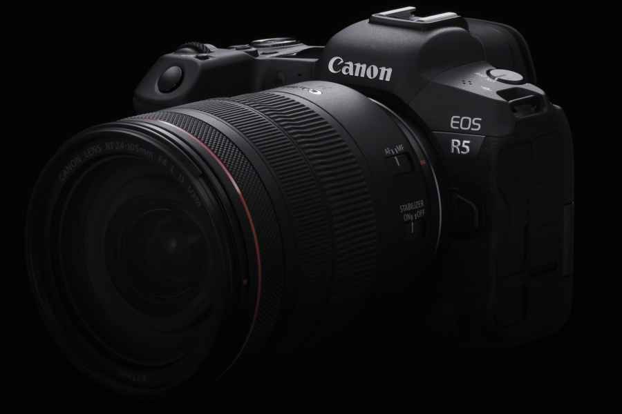 Canon EOS R5 front left
