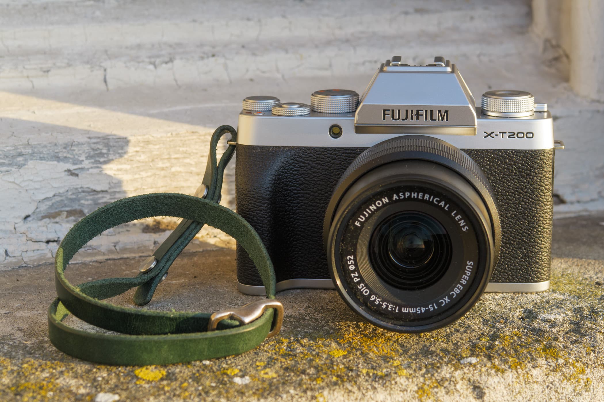 fujifilm xt200 strap