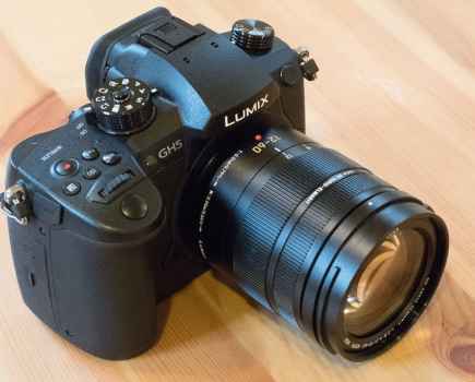 Panasonic Lumix GH5 with lens (AP)