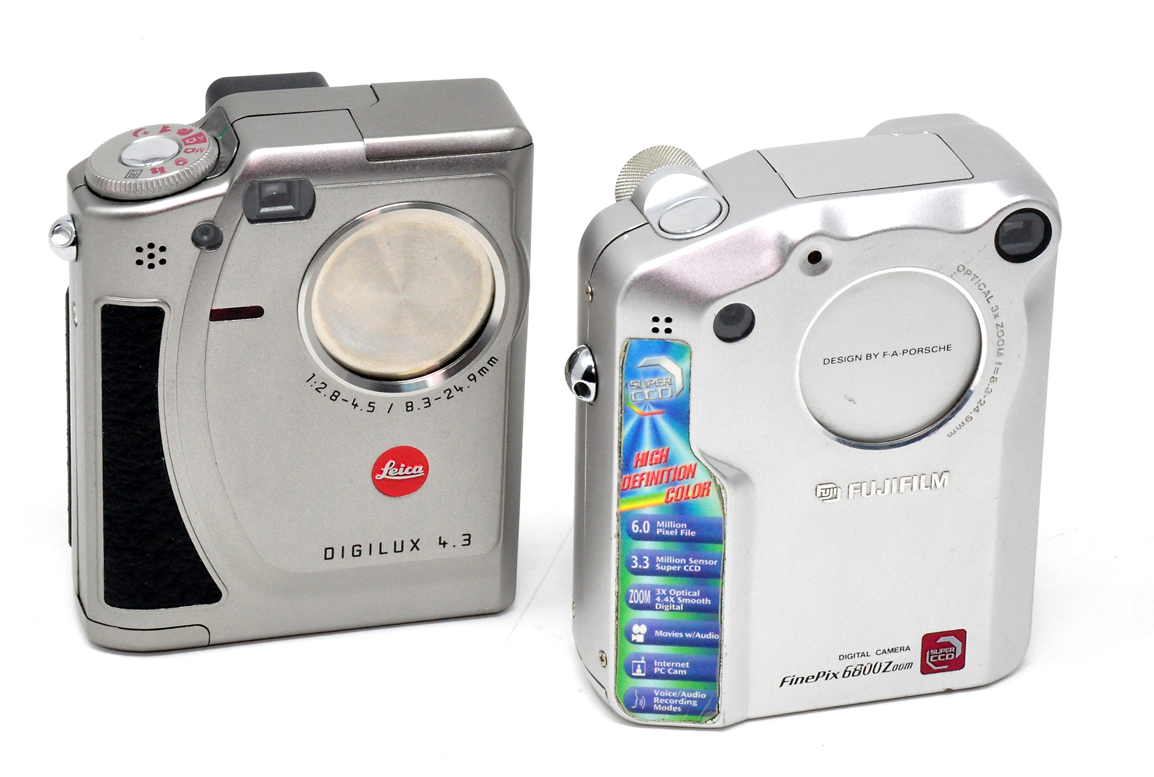 The Fujifilm-made Leica Digilux 4.3 (left) with a Fujifilm Finepix 6800 Zoom that was the basis for the Leica Digilux Zoom. Photo John Wade