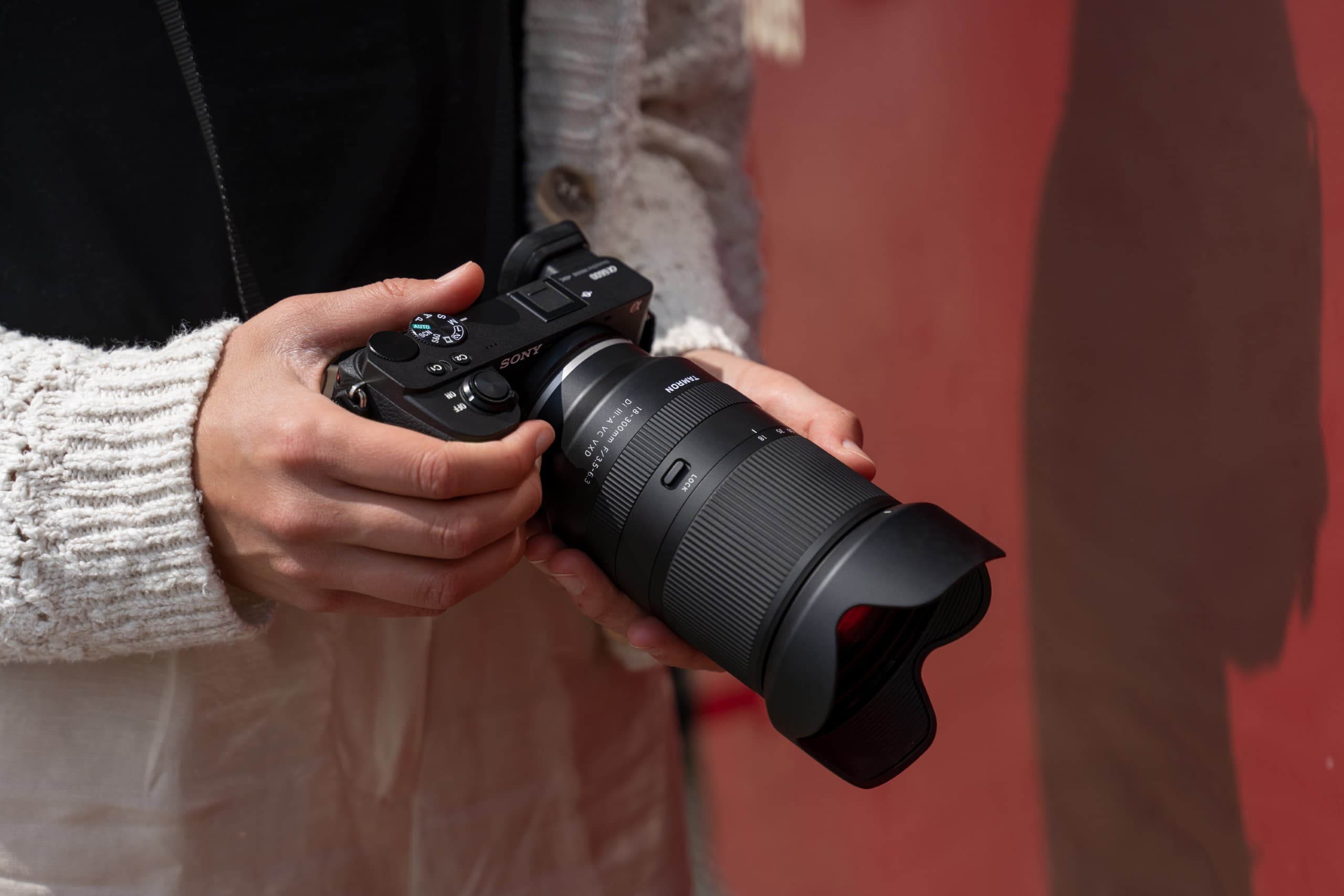 Tamron 18-300mm F3.5-6.3 Di III-A VC VXD for Sony Official