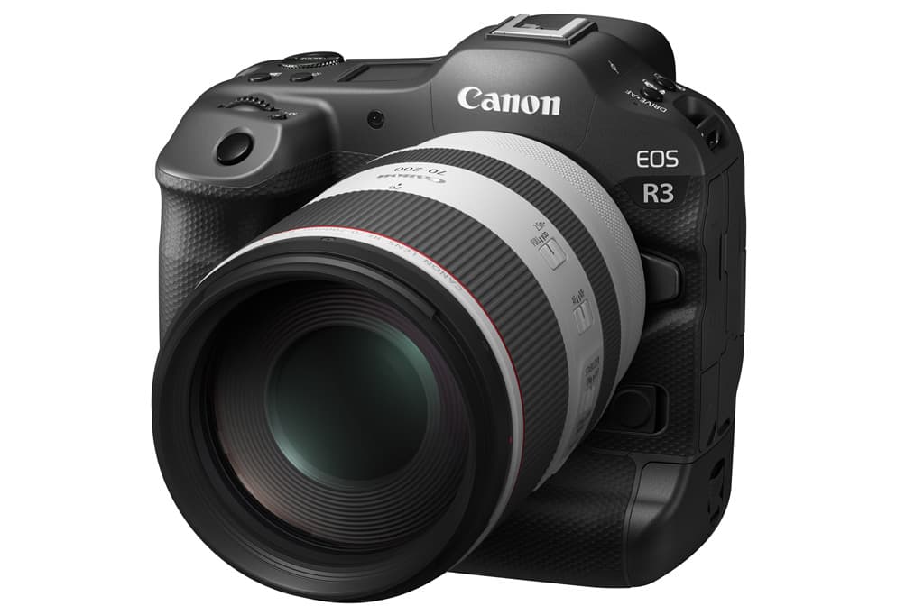 Canon EOS R3 with 70-200mm lens