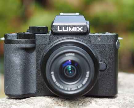 Panasonic Lumix G100 Front
