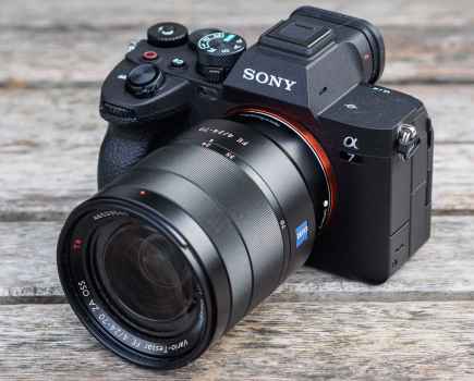 Sony a7 IV Mirrorless Camera with 24-70mm f/2.8 Lens Kit