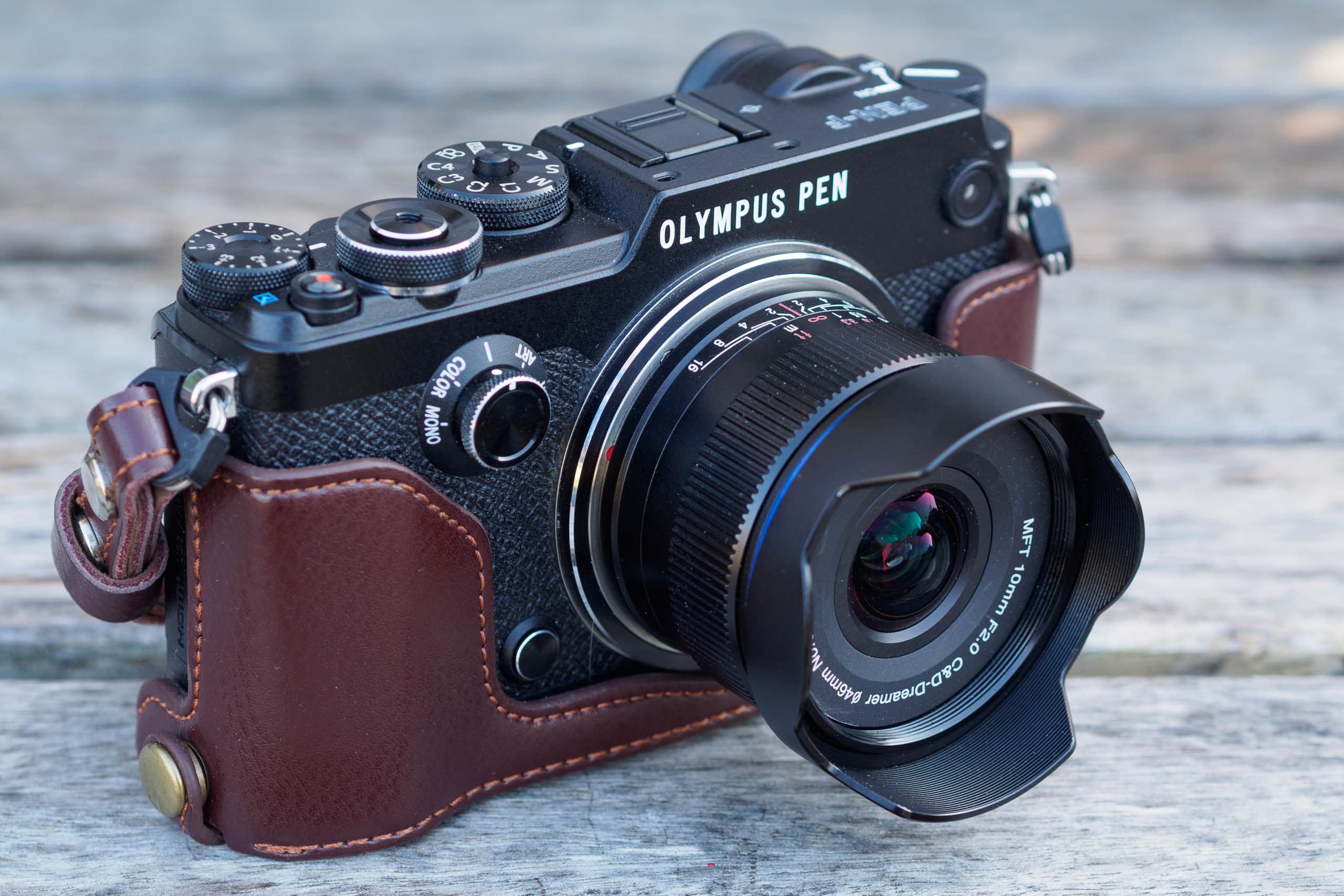 Retro-stylish Olympus PEN camera released as MFT travel companion