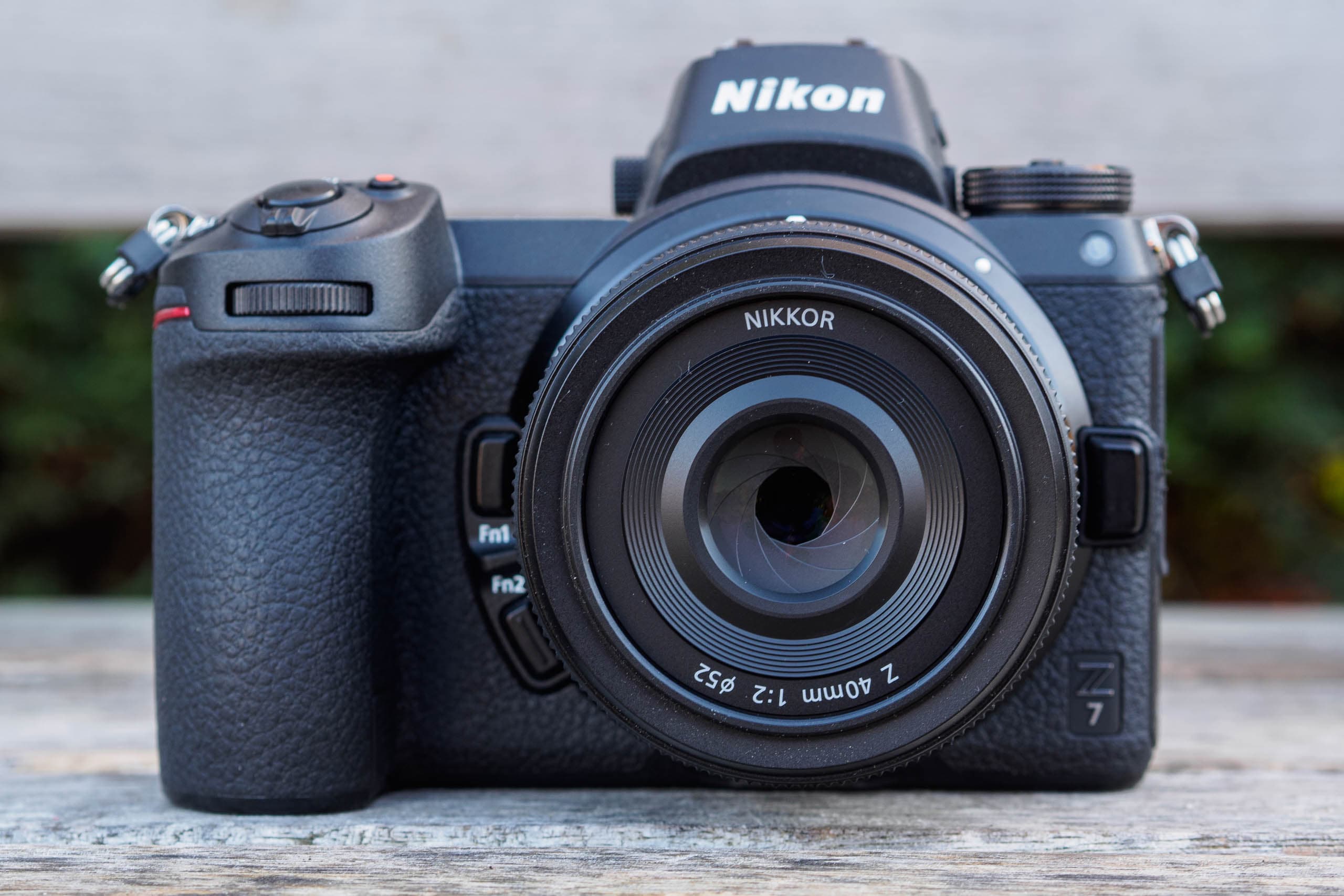 Nikon Z 40mm f/2 9-blade aperture