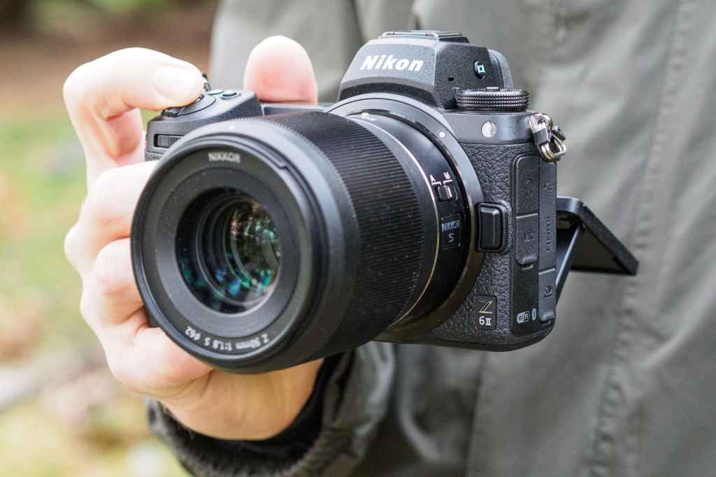 Nikon Z6 II in hand