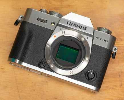 Fujifilm X-T30 II offers higher-res LCD and improved performance