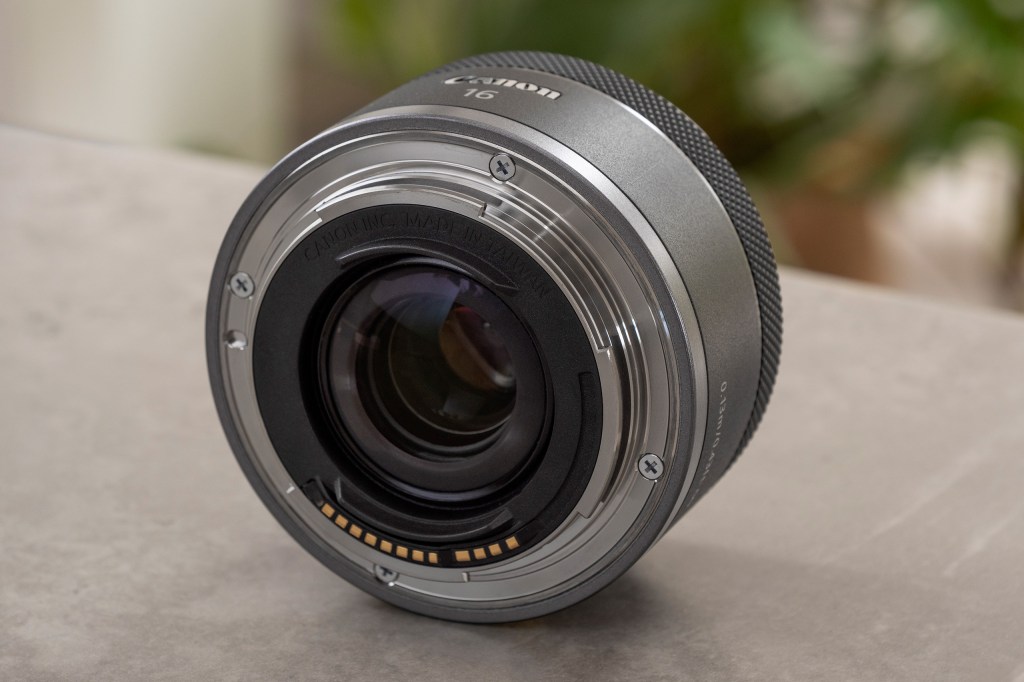Canon RF 16mm F2.8 STM Rear element