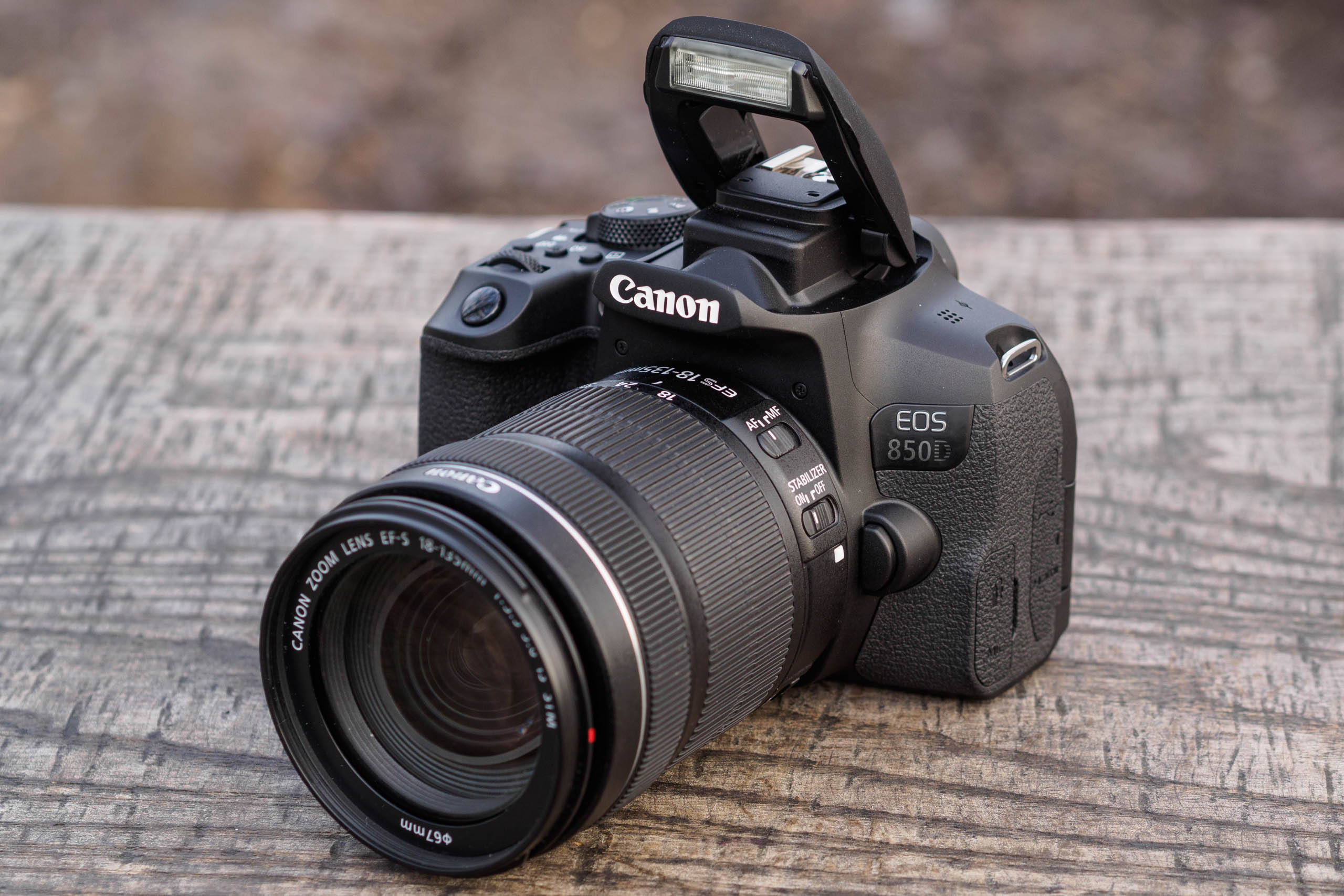 Canon EOS 2000D 24MP Digital SLR Camera Lens18-55mm