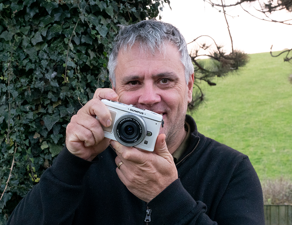 Olympus E-P1 cameras for under £100