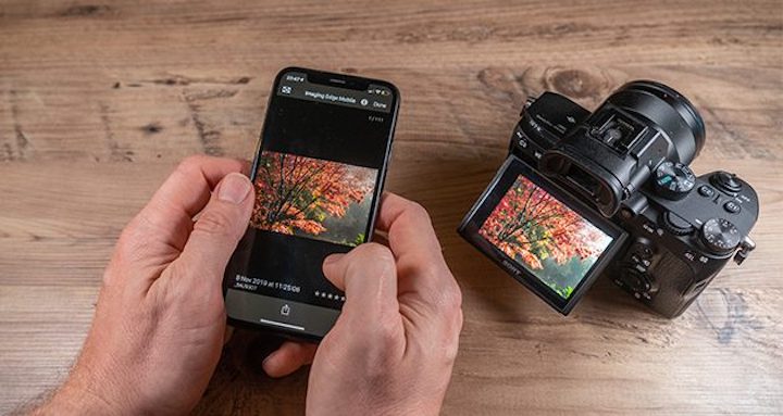 The Sony Imaging Edge Mobile app allows images to be transferred to a smartphone