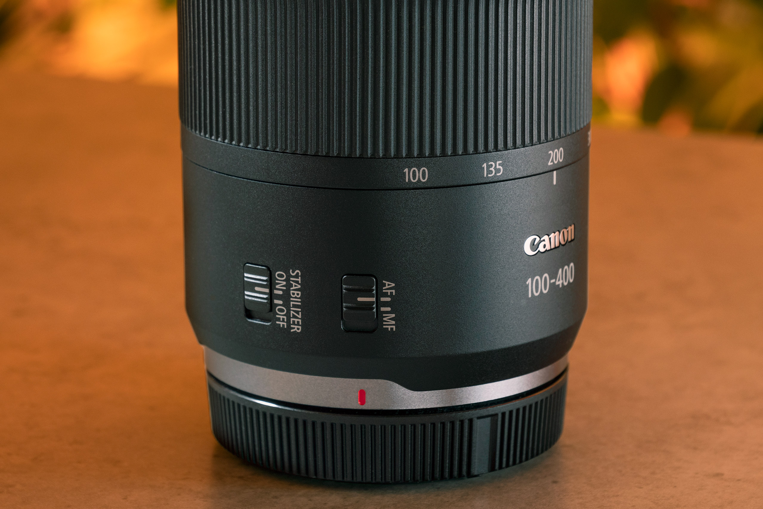 Canon RF 100-400mm F5.6-8 IS USM switches