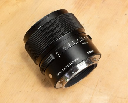 Sigma 90mm F2.8 DG DN lens with large focus ring