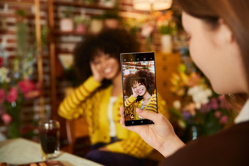 Samsung Galaxy S22 Ultra portrait mode smartphone portraits