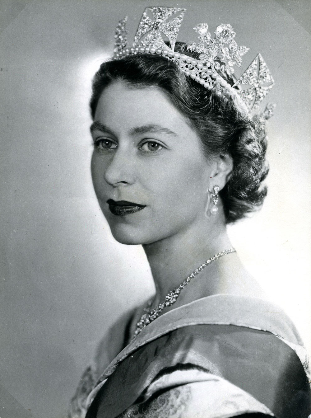 One of the 1952 Dorothy Wilding portraits of the Queen that was used as the basis for the design of the QE II GB definitive stamps from 1952 onwards. Image: Dorothy Wilding 