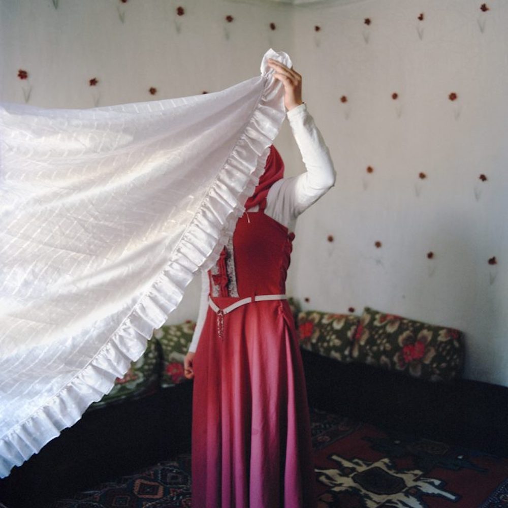 I AM BEAUTIFUL – BUT MY DESTINY: Özge Sebzeci (Turkey) won the Marilyn Stafford FotoReportage Award 2018 with her photo essay about the marriages of Syrian refugee children in Turkey. c Özge Sebzeci