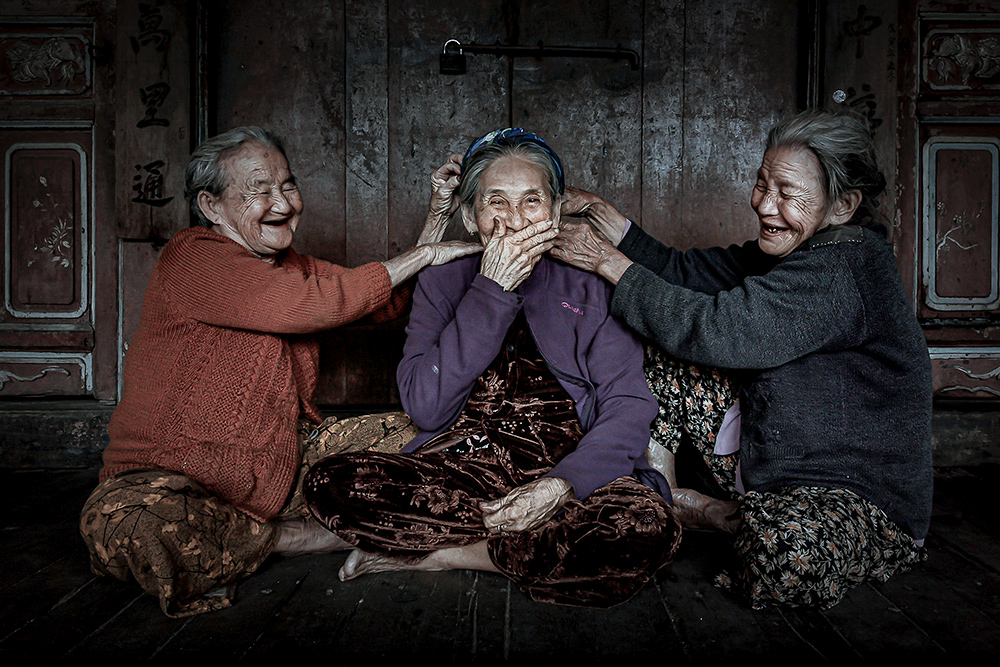 Old Age Joy! by Anh Vu Do, 1st Place Winner, People Photos category, 2021 Mobile Photography Awards. © Anh Vu Do