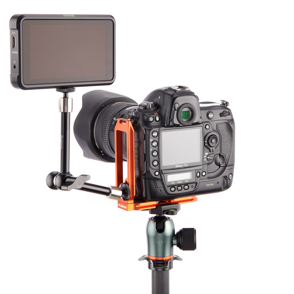The QR11-FB 2.0 bracket in use with a Nikon D3s DSLR