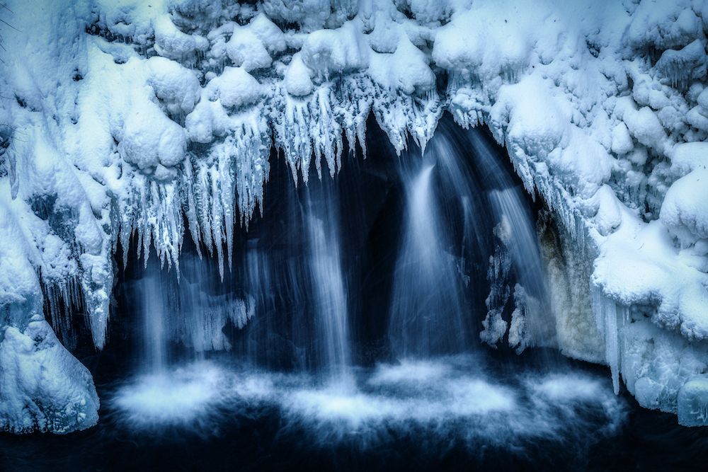 'Winter fang', ice falls, Gifu Prefecture, Japan. © Rie Asada/World Nature Photography Awards 2021