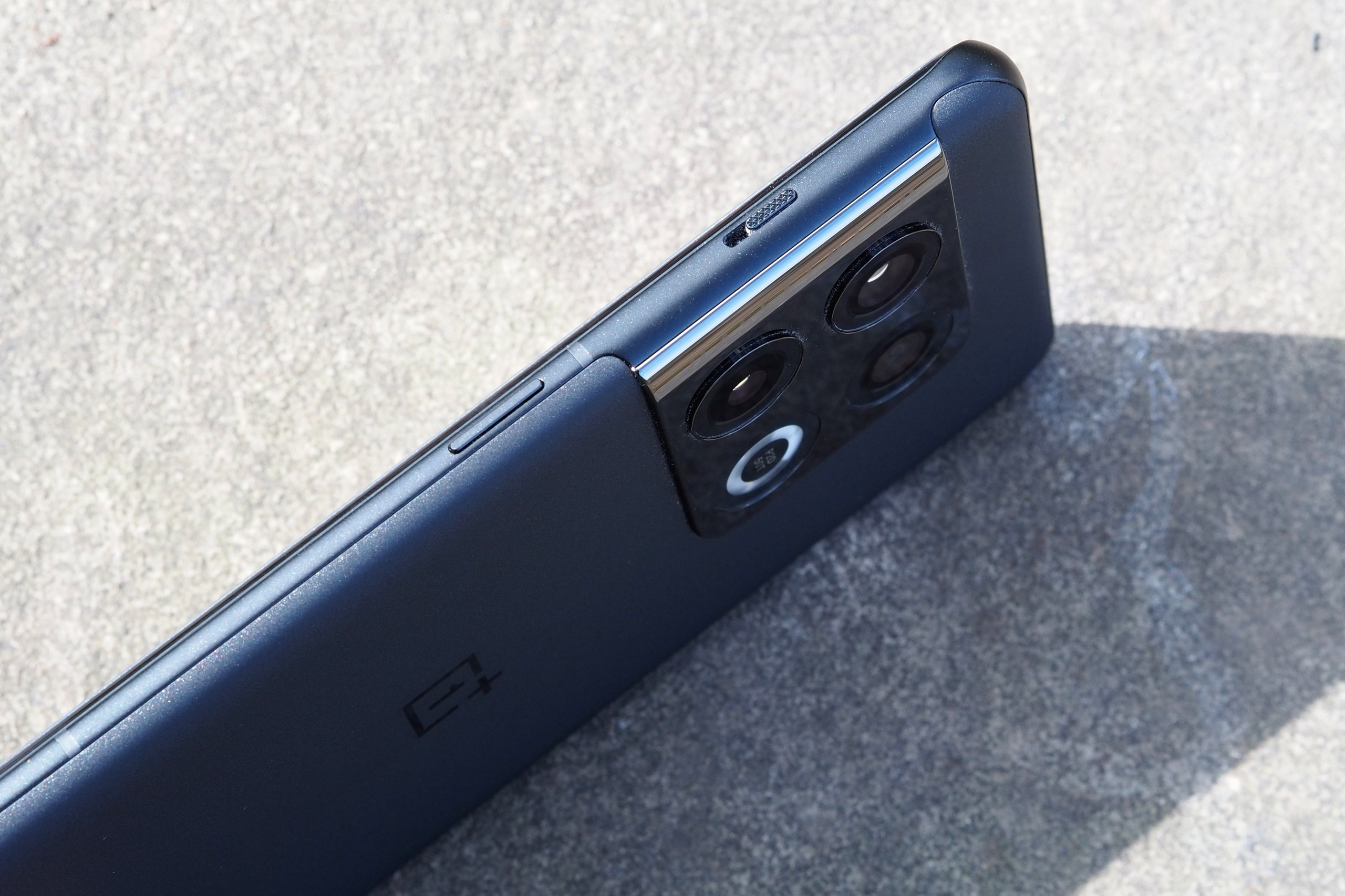 OnePlus 10 Pro side switch